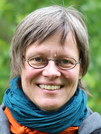 Portrait Archivarin Ulrike Knöller